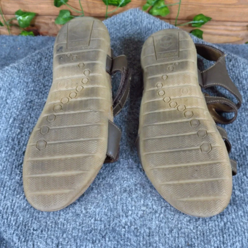 Khombu ava sandals